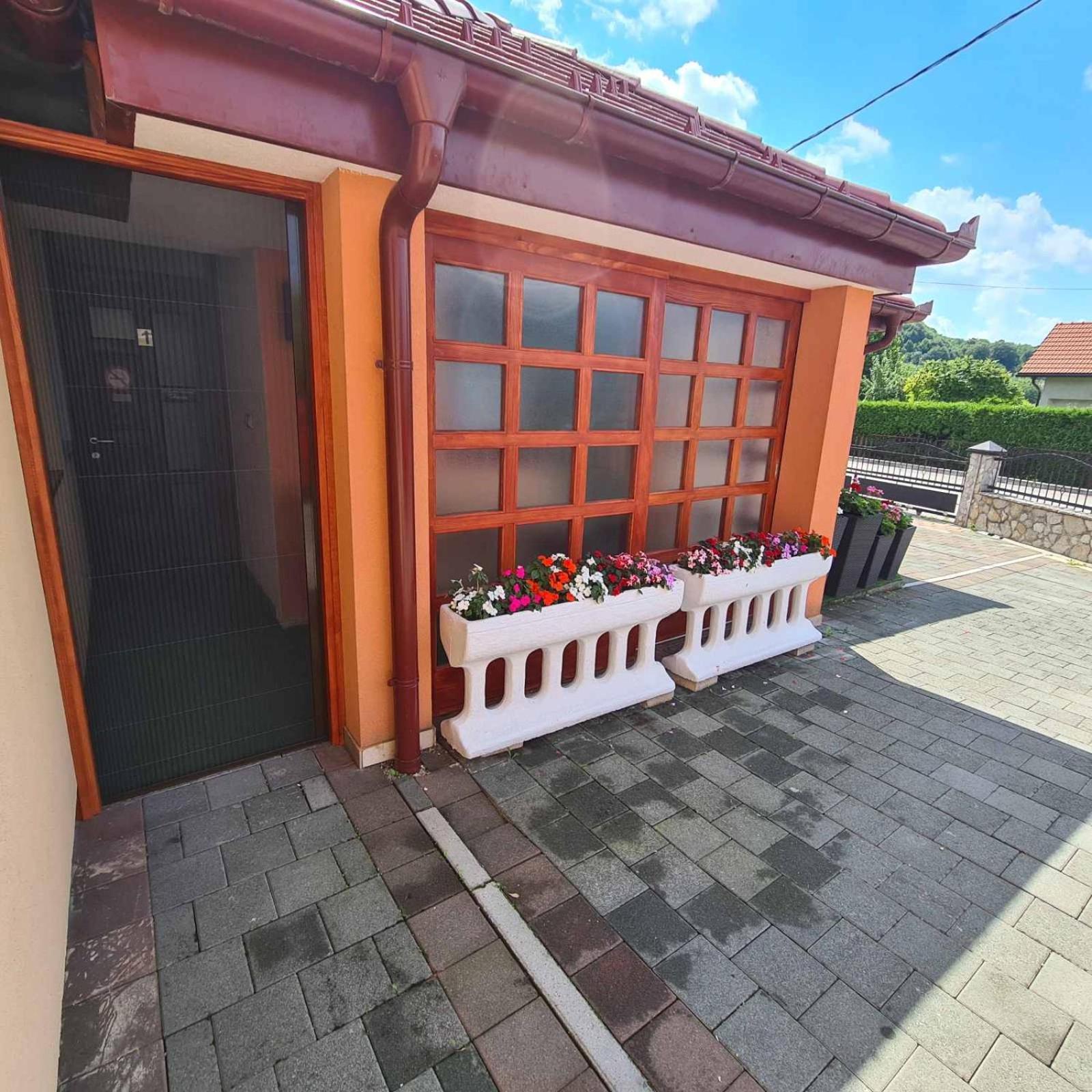 Hana Superior Apartments Bihac Luaran gambar
