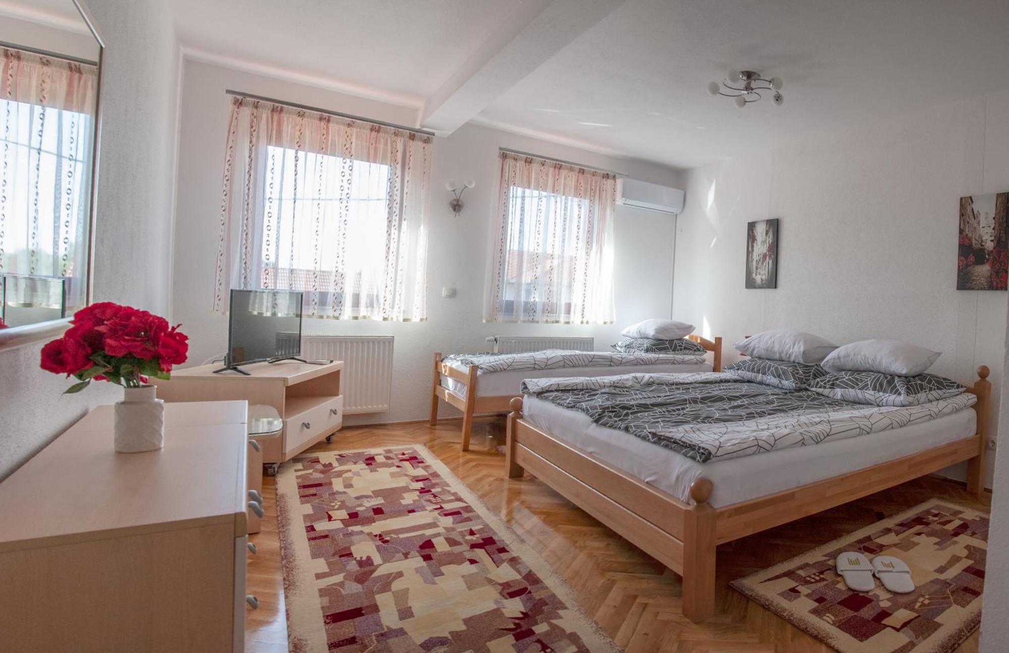 Hana Superior Apartments Bihac Luaran gambar