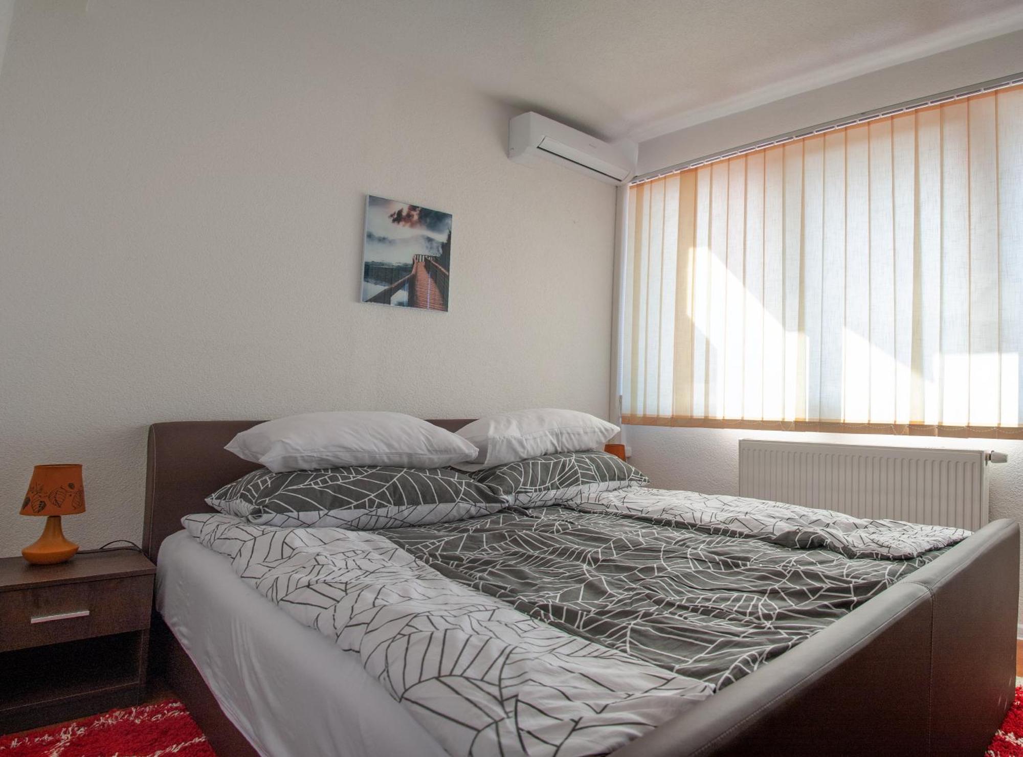 Hana Superior Apartments Bihac Luaran gambar