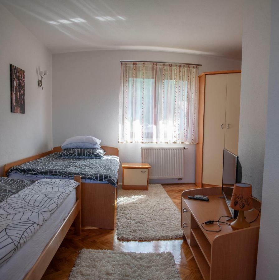 Hana Superior Apartments Bihac Luaran gambar